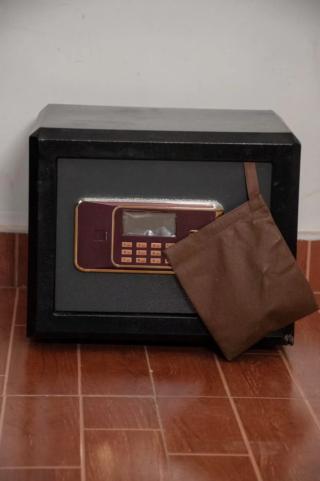SAFE BOX FE 270 (270x380x290) 30 KGS