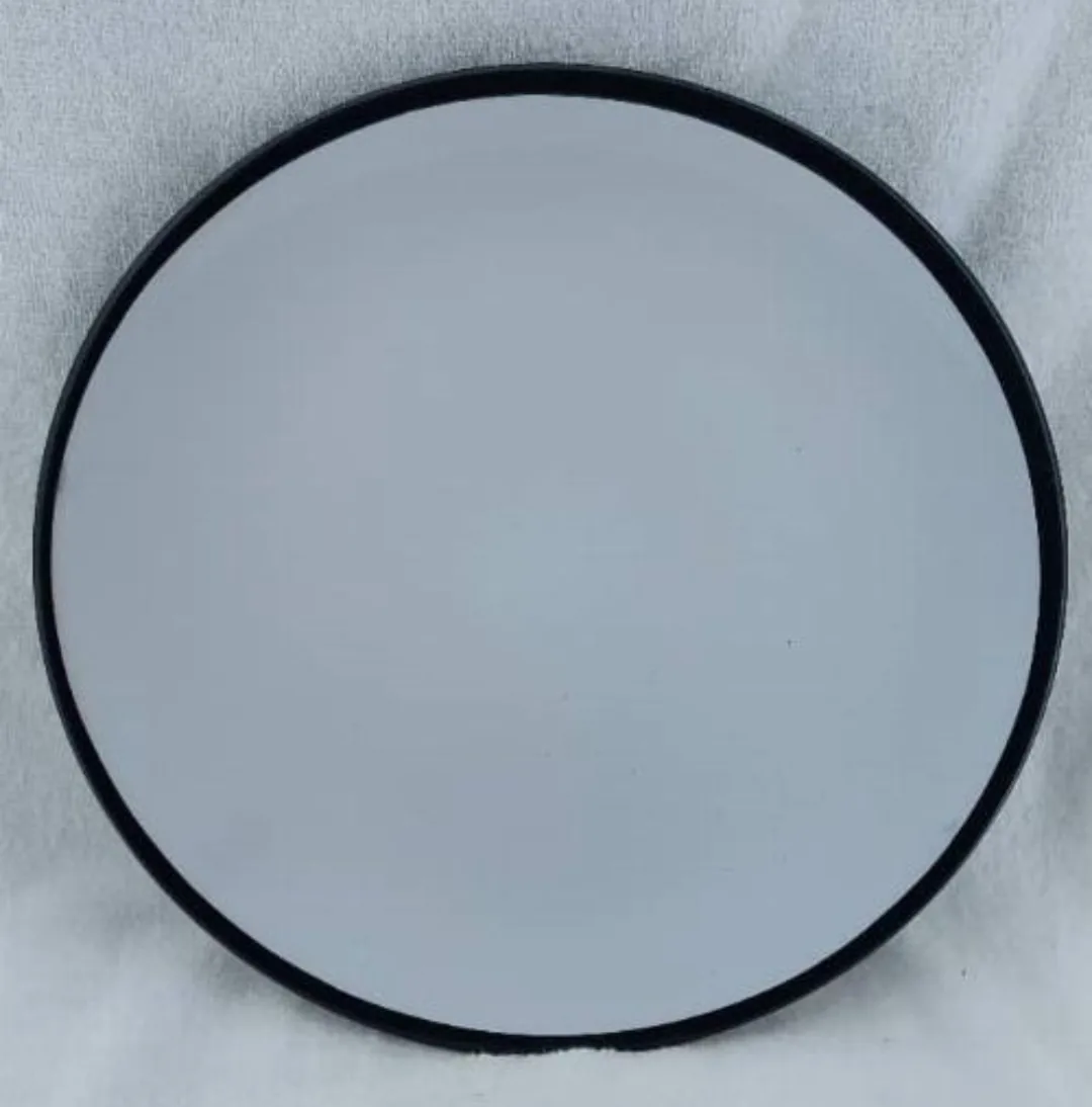 Black white plate