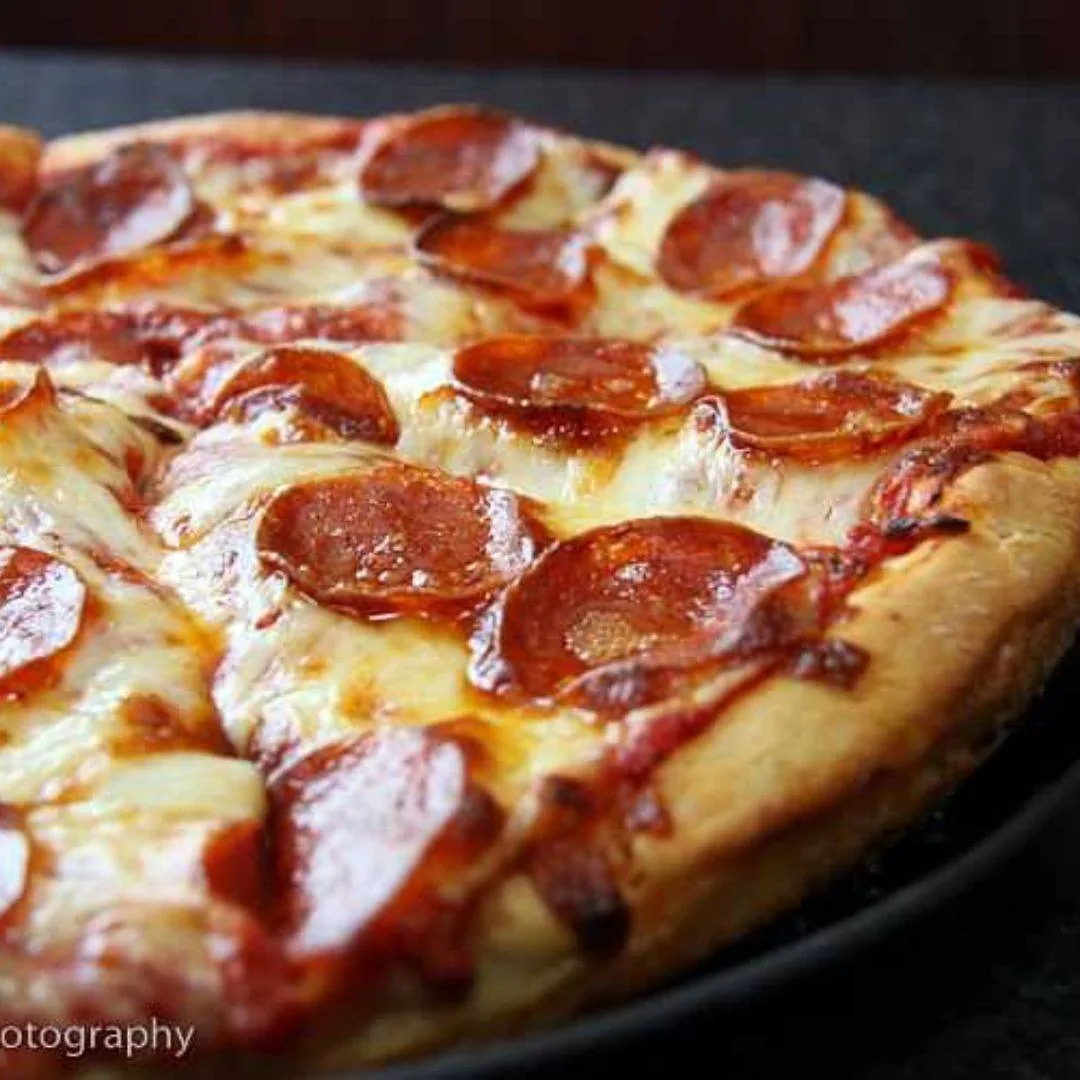 REGINA PIZZA MEGA(Pepperoni, Mushrooms & Cheese)