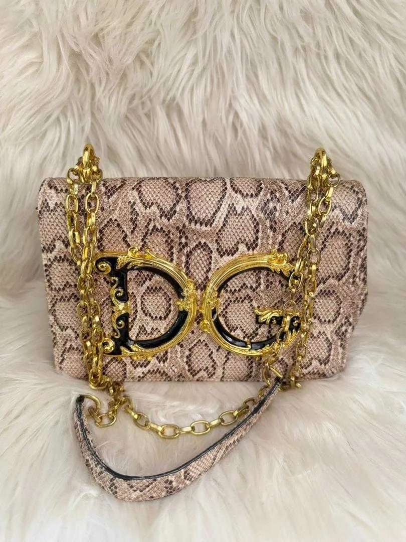 Snake-Print Chain Shoulder Handbag