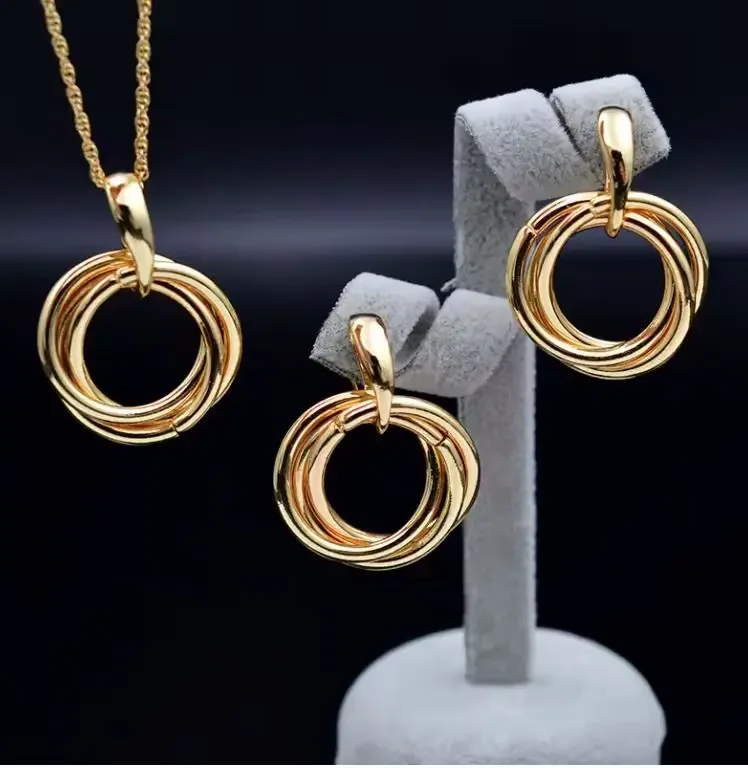 Chic Multi-Tone Interlocked Ring Necklace and Earring Set