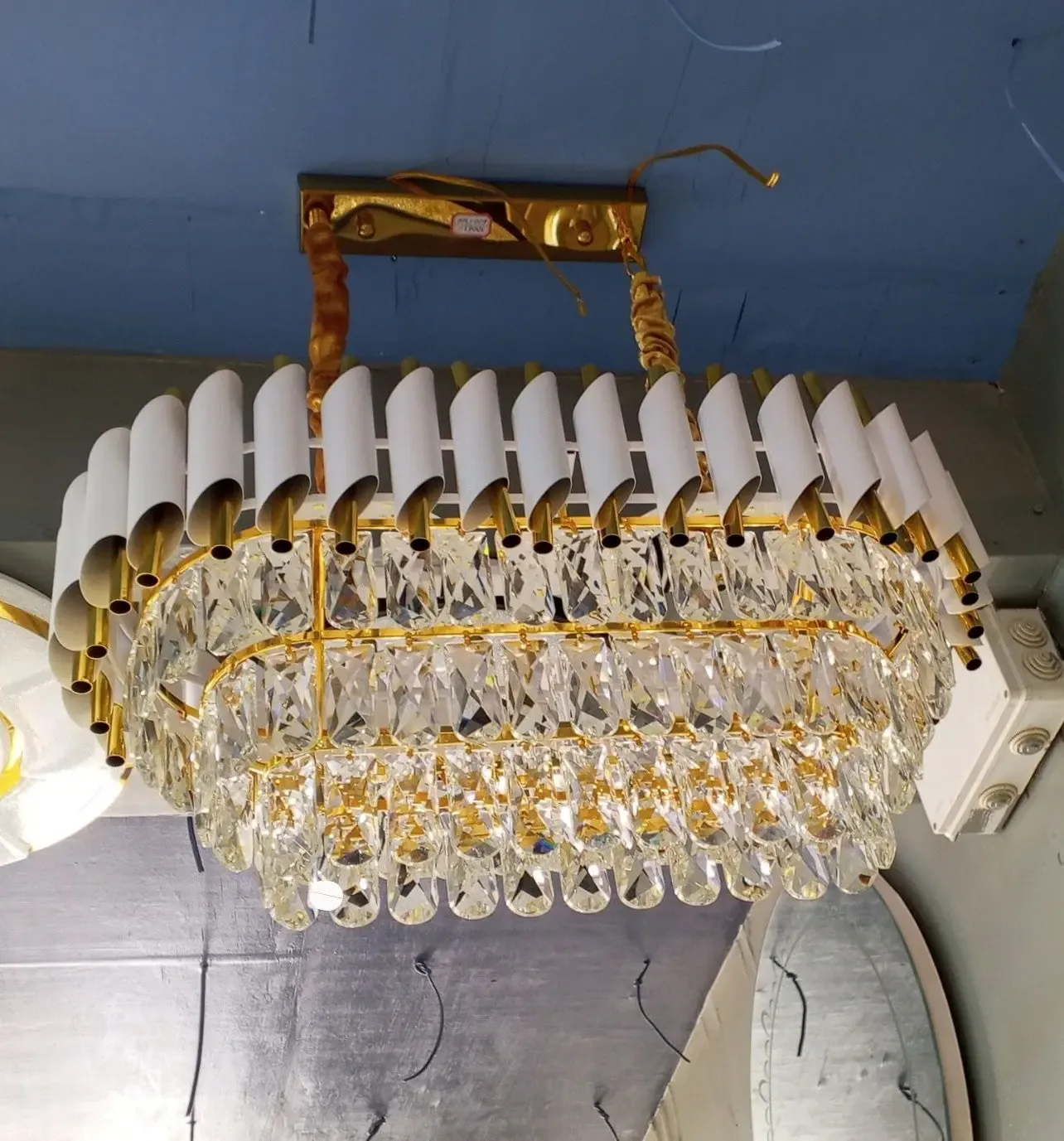 Gold-Tone Ceiling-Mounted Chandelier (Regular size)