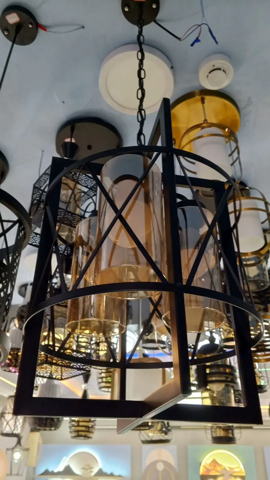 Black Metal Pendant Light Fixture