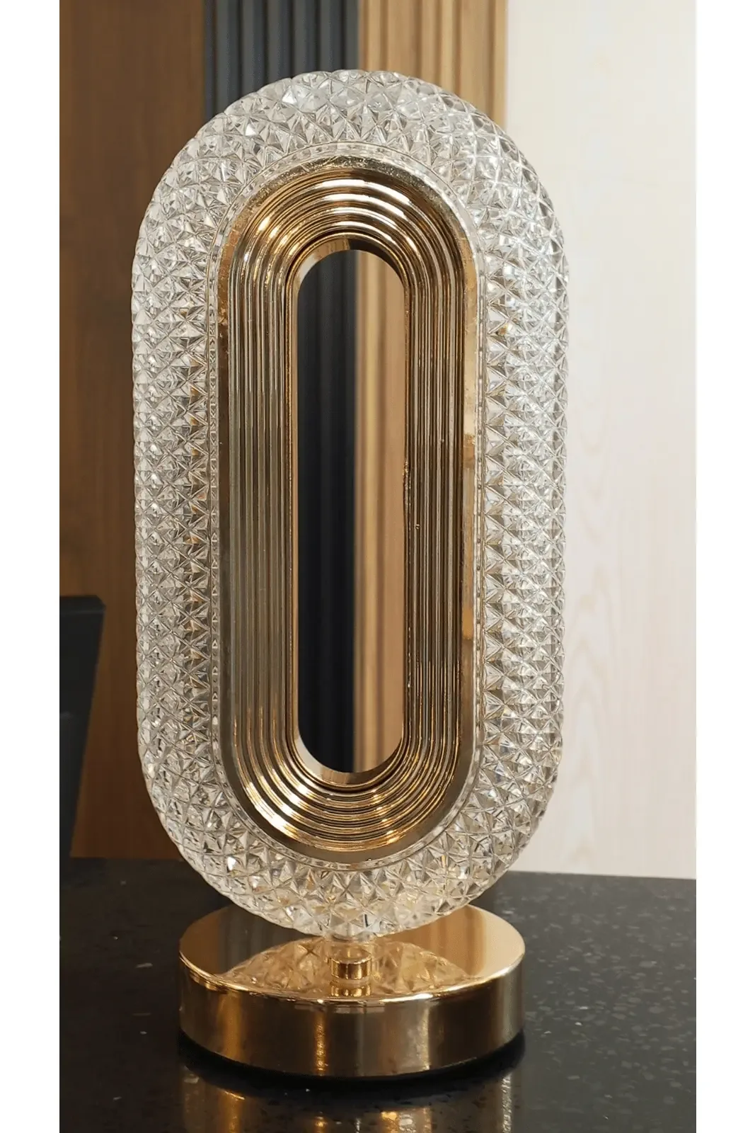 Oval-Shaped Decorative Table Lamp with Diamond-Patterned Faceted Glass