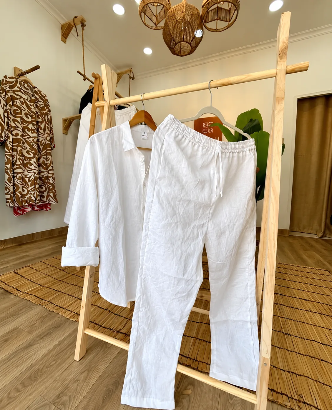 Men’s Linen Shirt & Drawstring Pants Set – White & Black