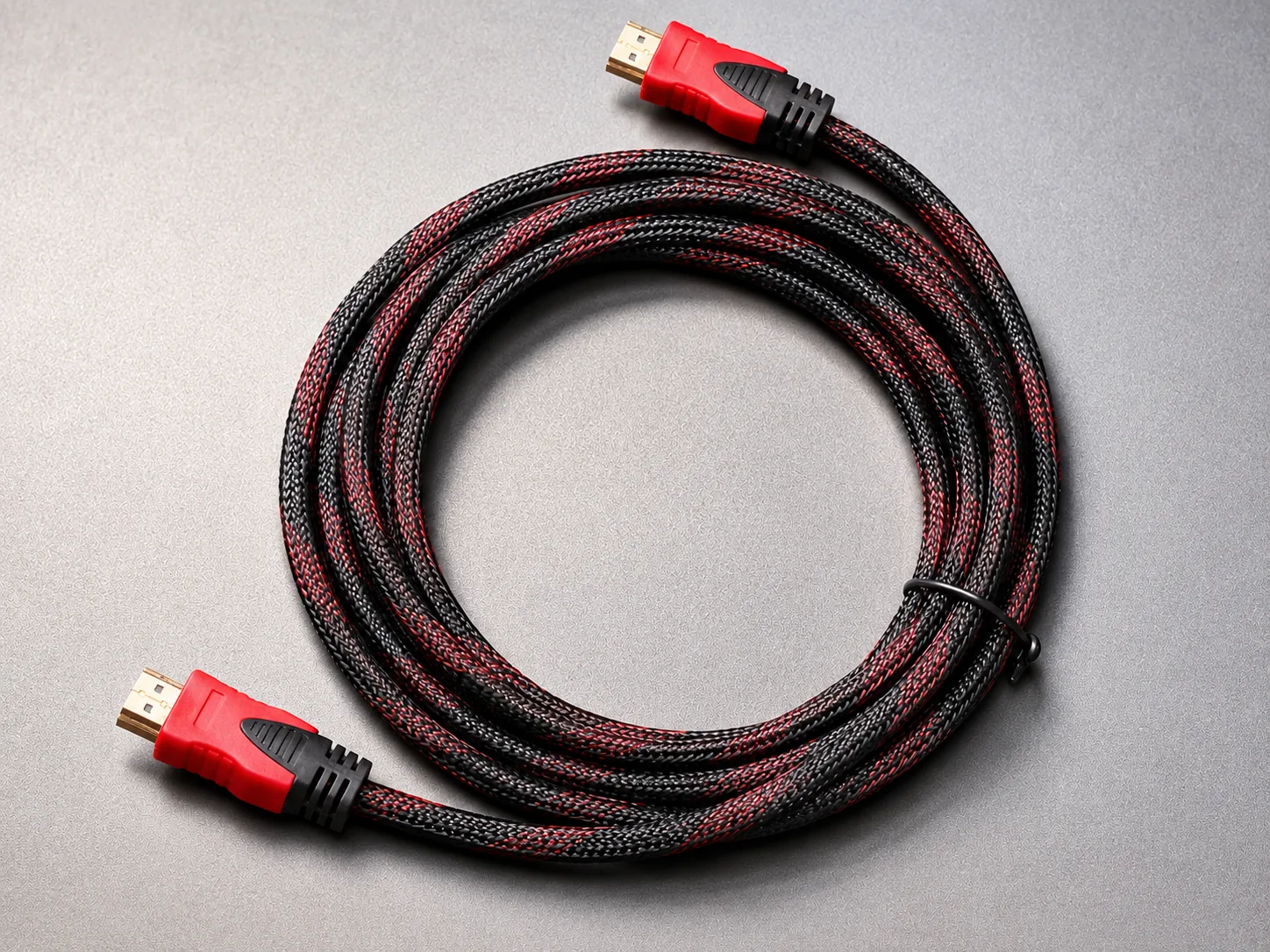 Premium Braided HDMI Cable – High-Speed 4K/8K Audio & Video Connector