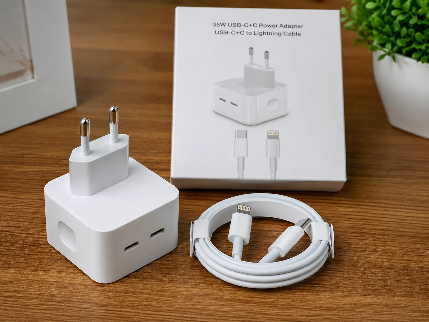 35W Fast Charging Adapter with USB-C to Lightning Cable