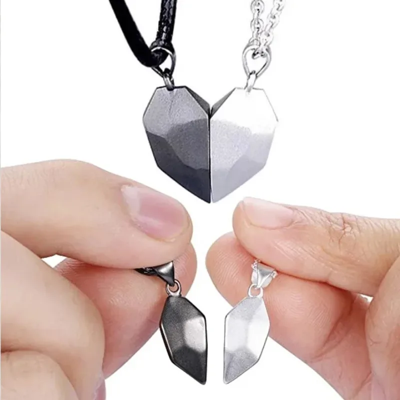Magnetic Couple Heart Pendant Necklace Set 2pcs