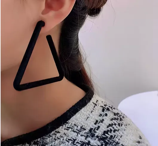 Retro Velvet Black Triangle Minimalist Earrings
